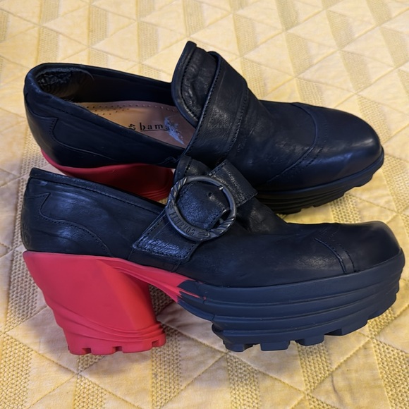 Fluevog, Mellow Buckle Shoe - Picture 2 of 11